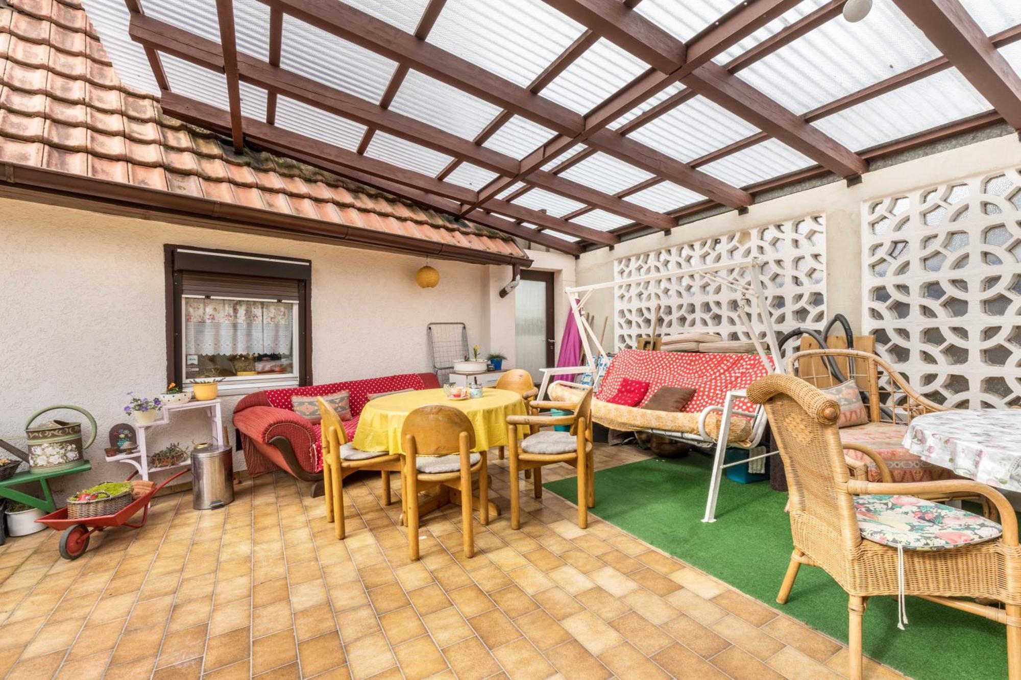 Apartmenthaus Ferienwohnungen Sila Weinstadt Luaran gambar