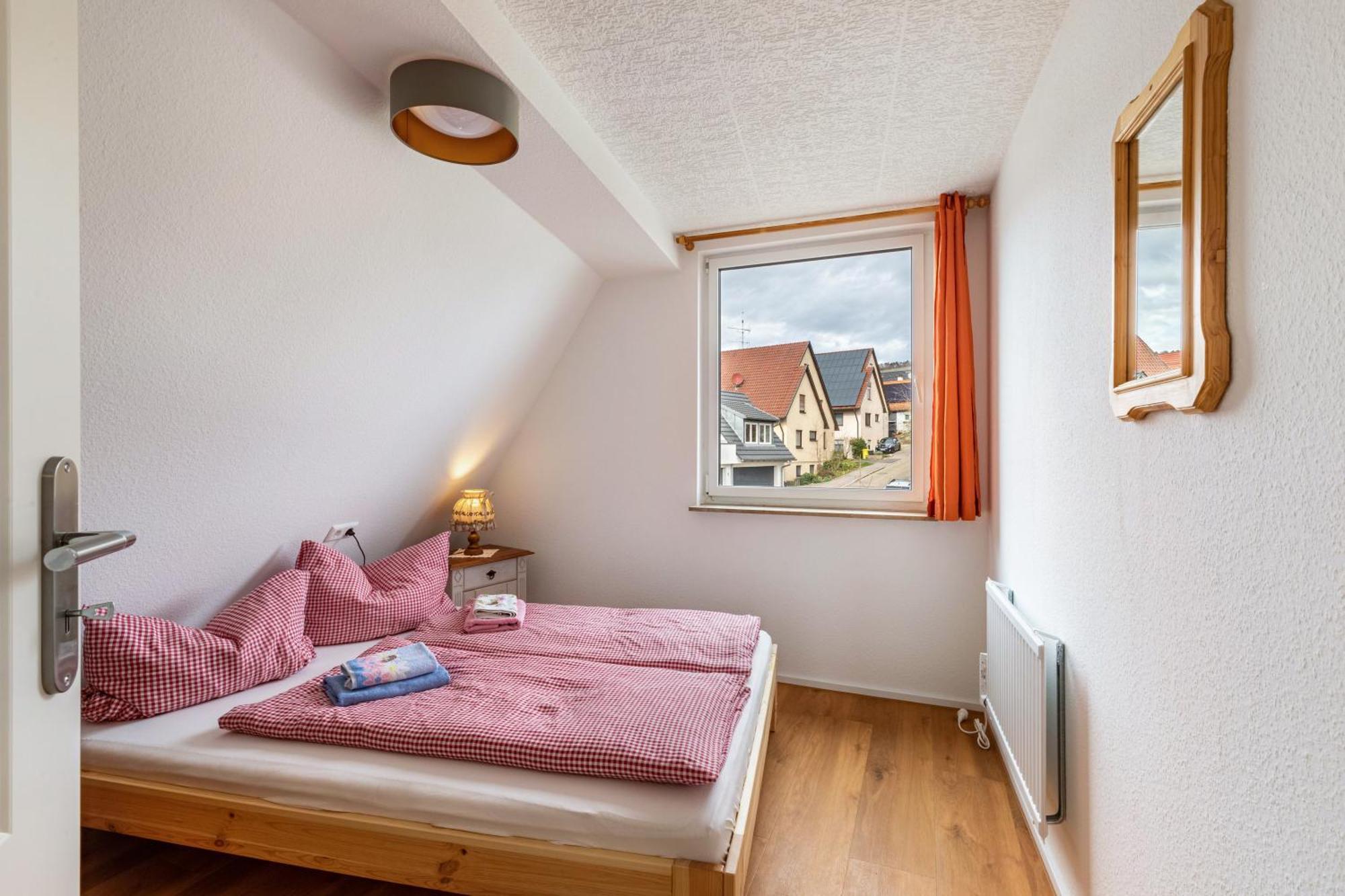 Apartmenthaus Ferienwohnungen Sila Weinstadt Luaran gambar