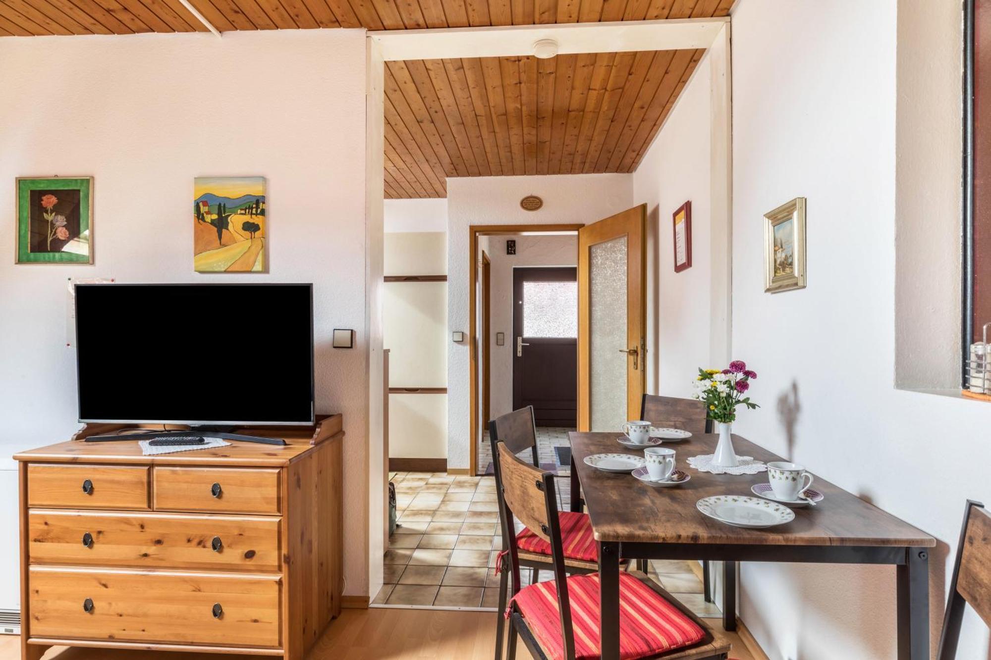 Apartmenthaus Ferienwohnungen Sila Weinstadt Luaran gambar
