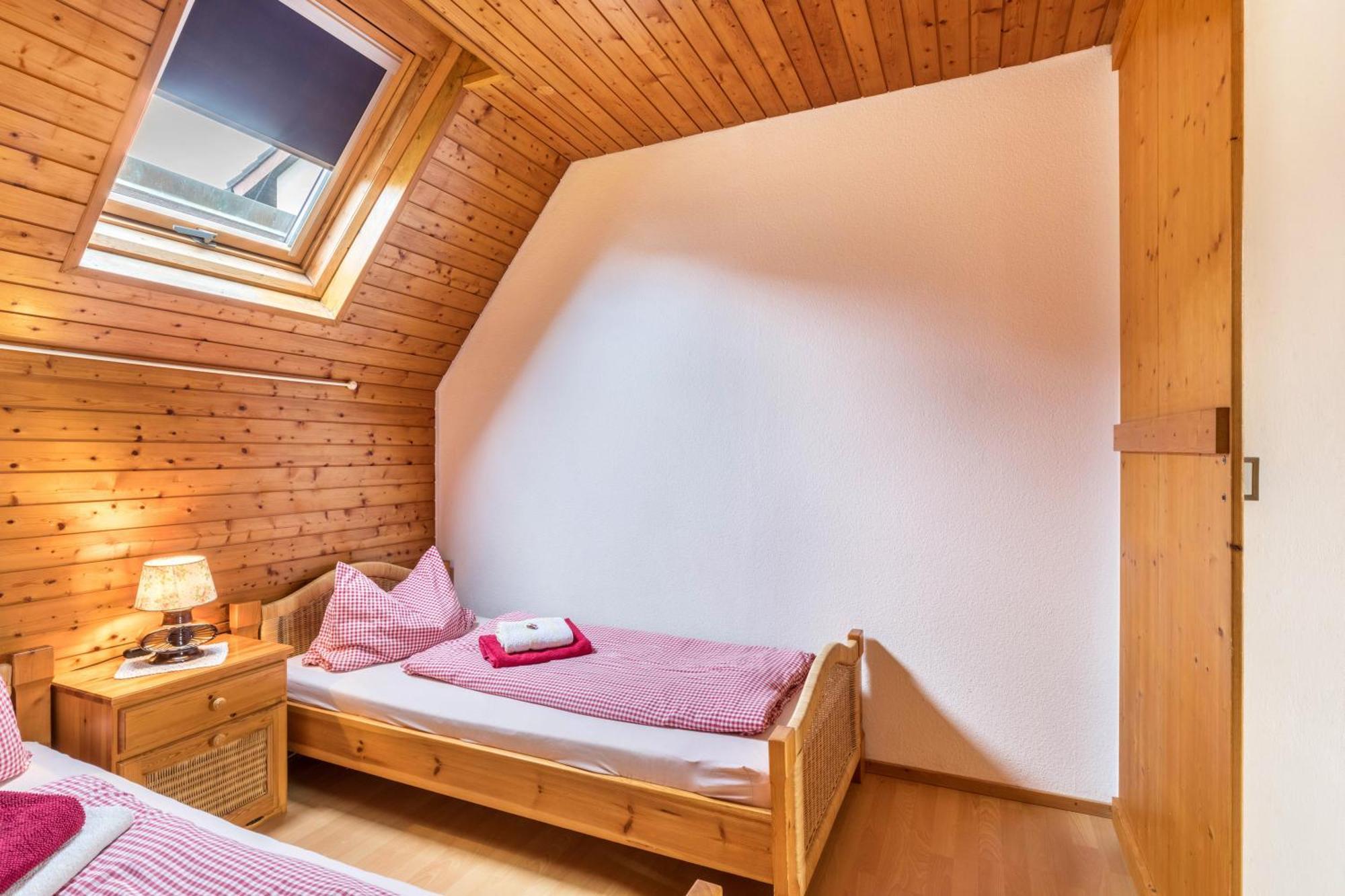 Apartmenthaus Ferienwohnungen Sila Weinstadt Luaran gambar